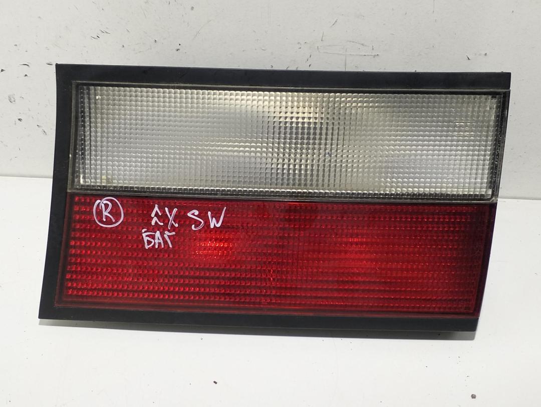 фонарь крышки багажника правый Citroen Xantia 1999, 2.0 л., дизель, МКПП, синий, универсал, 90700