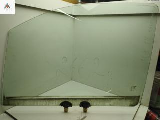 стекло двери передней левой Hyundai H-1 Starex [рестайлинг] 2006, 2.5 л., дизель, МКПП, белый, минивэн, 824104A010