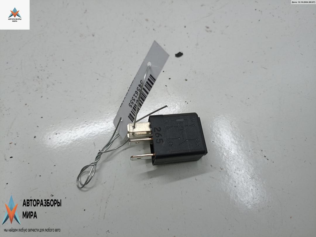 реле (прочие) Opel Zafira 2 поколение (B) 2005, 2.2 л., бензин, МКПП, синий, минивэн, 24435922 - фото №1