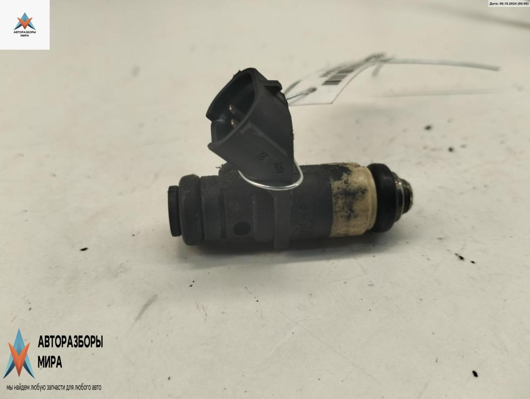 форсунка Volkswagen Polo 4 поколение 2003, 1.4 л., бензин, МКПП, красный, хетчбэк 5 дв., 036906031M - фото №1