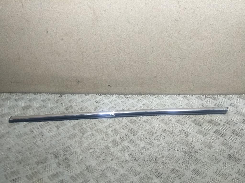 Молдинг стекла двери наружный Opel Vectra C 2002, 2.0 л., дизель, МКПП, серый, седан, 719 - фото №1