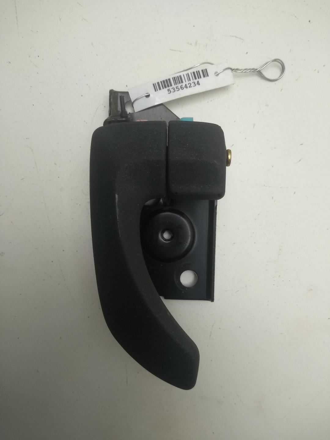 ручка внутренняя задняя левая Hyundai Santa Fe 1 поколение (SM) 2001, 2.4 л., бензин, МКПП, чёрный, внедорожник 5 дв. - фото №1