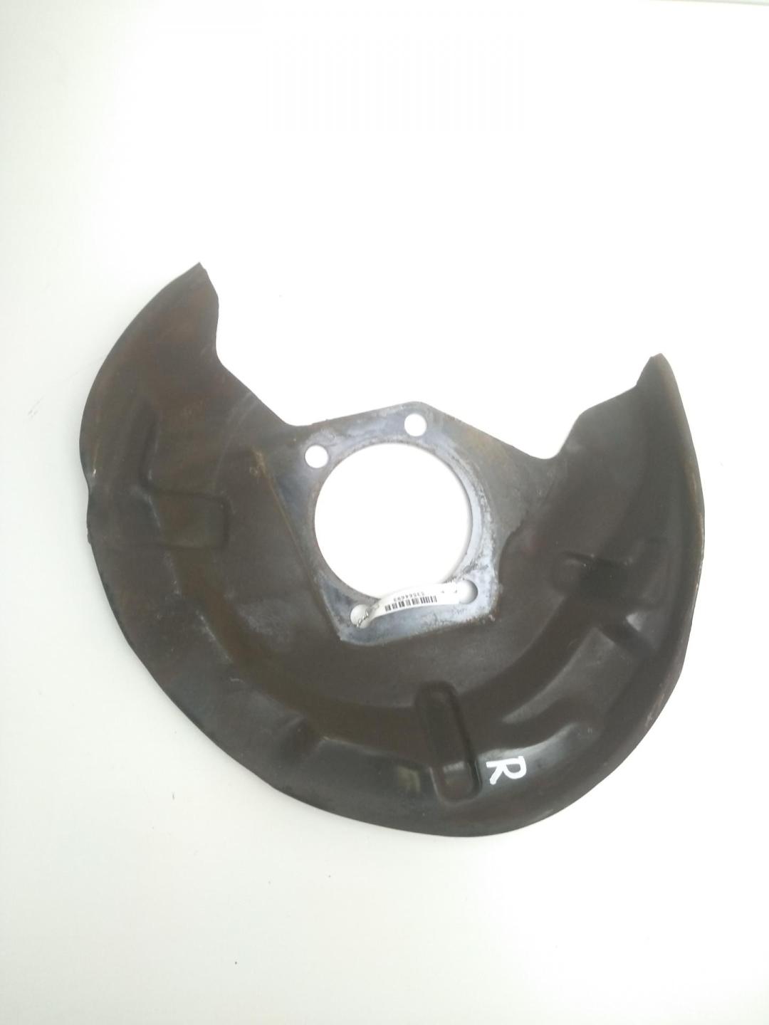 защитный кожух тормозного механизма Nissan Qashqai J11 ) 2014, 1.2 л., бензин, МКПП, серый, внедорожник 5 дв.
