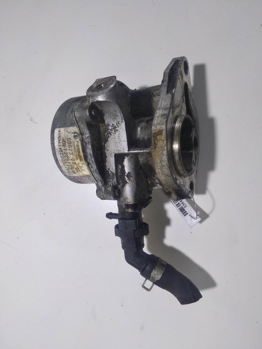 насос вакуумный Nissan Qashqai J10 2008, 1.5 л., дизель, МКПП, серый, внедорожник 5 дв., 8200033686