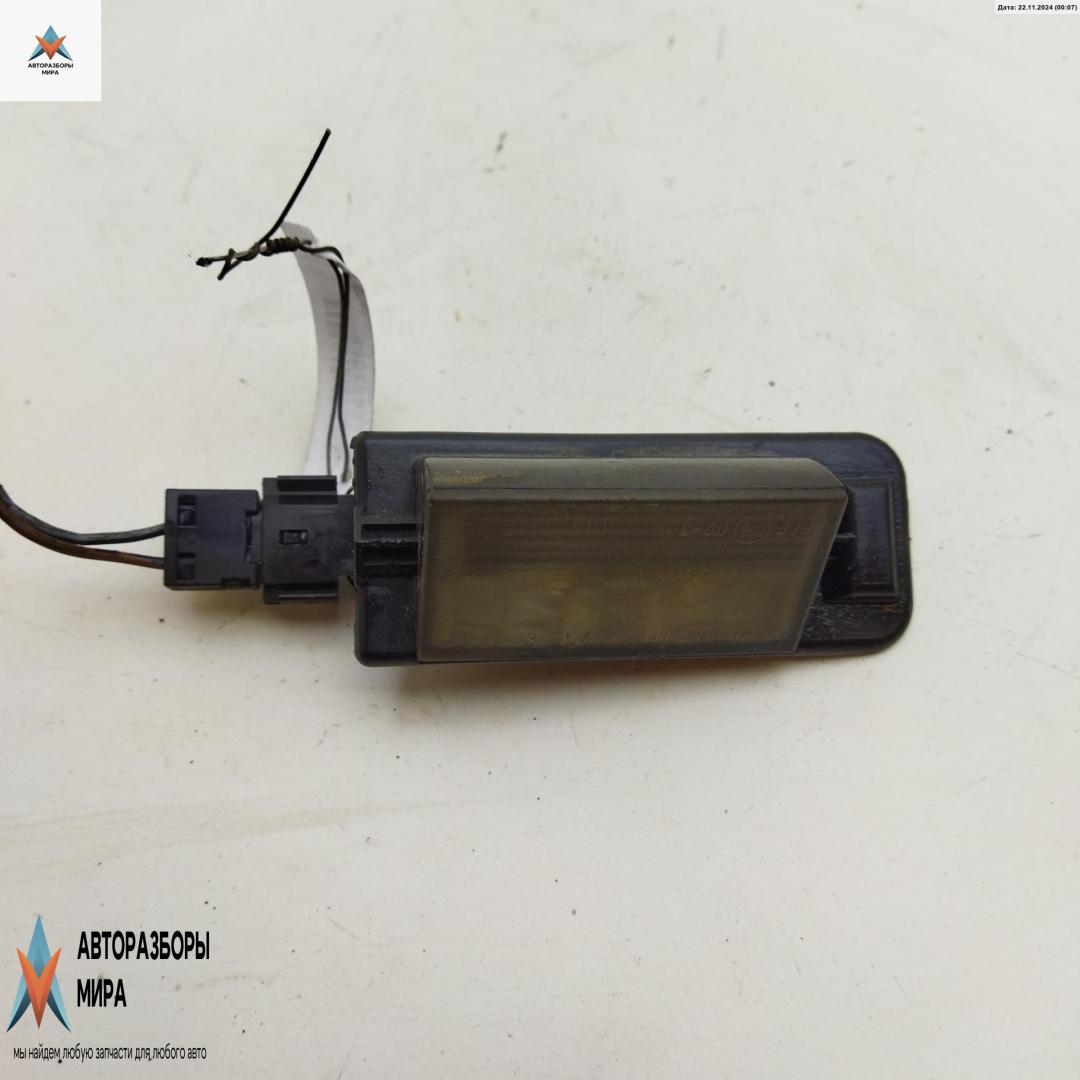 подсветка номера BMW 3 серия E36 1992, 1.6 л., бензин, МКПП, синий, седан, 1387048 - фото №1