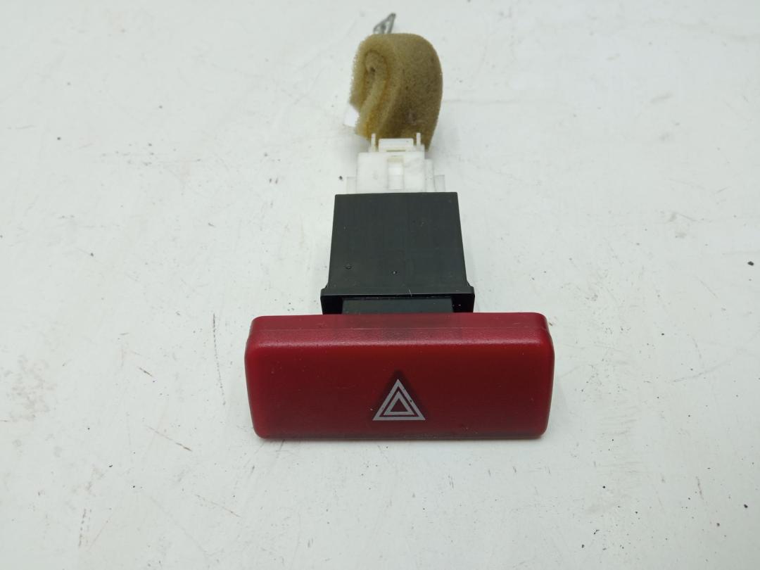 кнопка аварийной сигнализации Mitsubishi Lancer 9 поколение 2004, 2.0 л., бензин, МКПП, синий, универсал, 07001 - фото №1