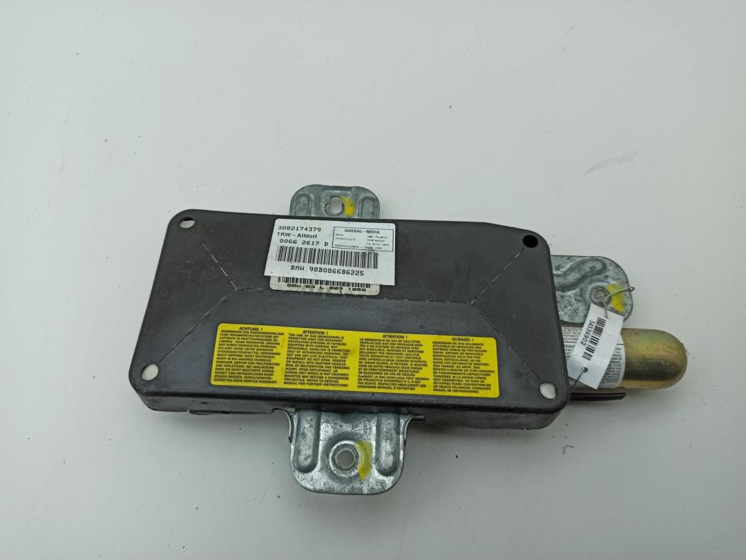 подушка безопасности дверная BMW 3 E46 1999, 1.9 л., бензин, МКПП, красный, седан, 8217437