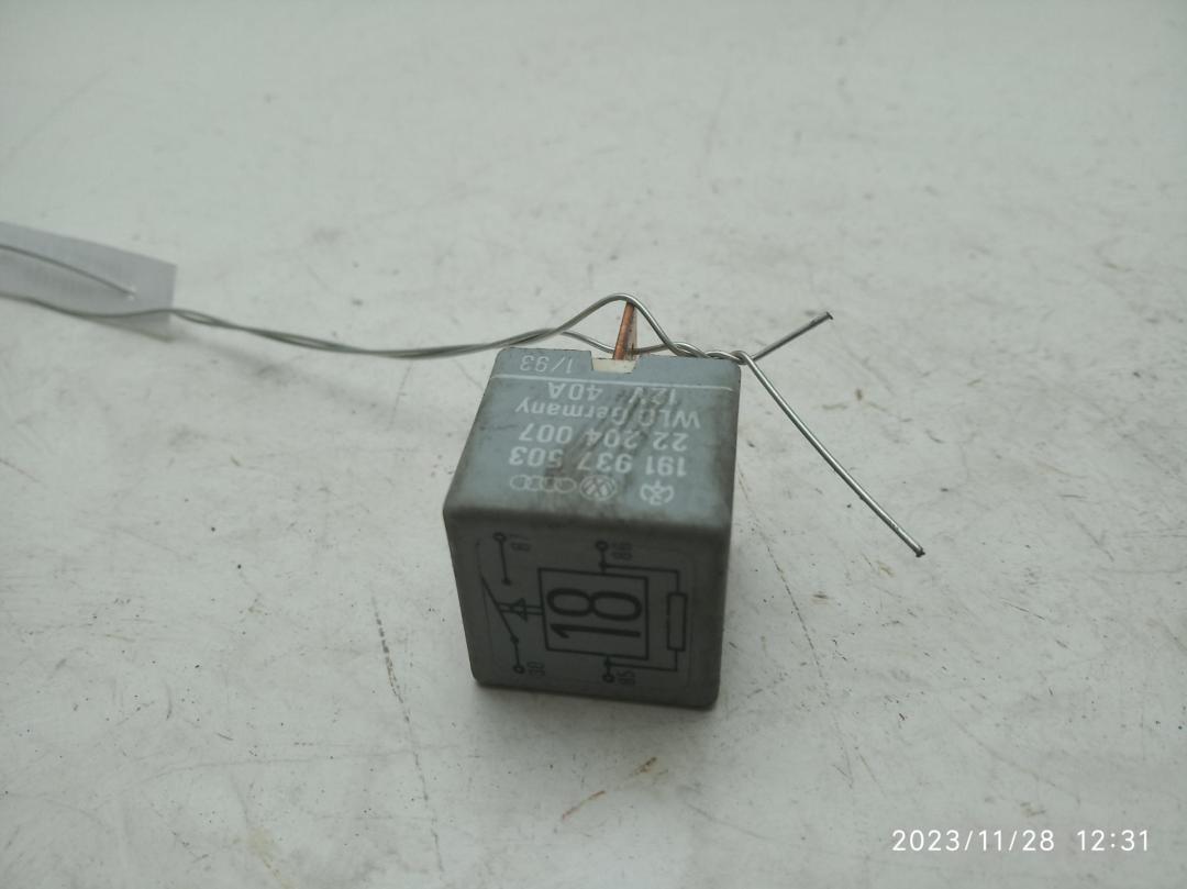 реле (прочие) Volkswagen Transporter T4 1993, 2.0 л., бензин, МКПП, белый, микроавтобус, 191204007 - фото №1