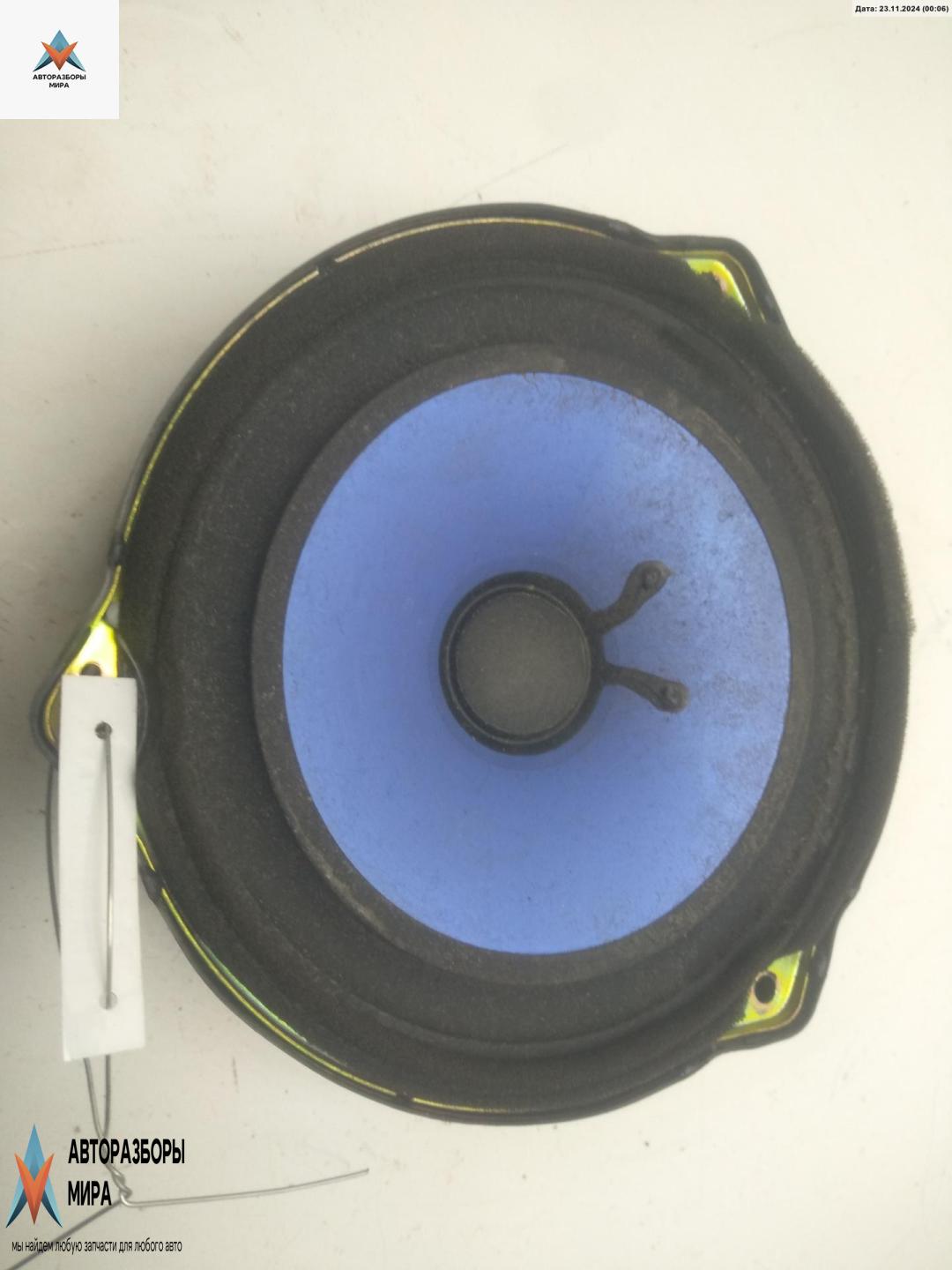 динамик двери Kia Carens RS/FJ) 2002, 2.0 л., дизель, АКПП, красный, минивэн - фото №1