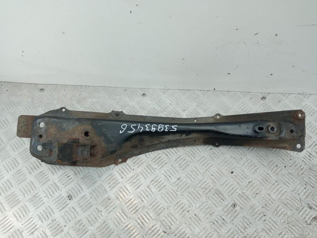 подрамник передний Toyota Corolla 9 поколение (E120/E130) 2003, 2.0 л., дизель, МКПП, серый, хетчбэк 5 дв. - фото №1
