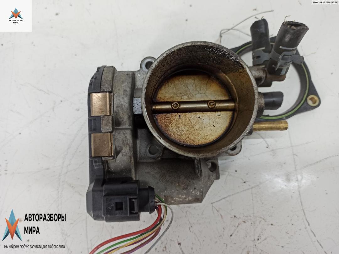 заслонка дроссельная Audi A6 4B/C5 2000, 2.4 л., бензин, АКПП, серый, универсал, 078133062B - фото №1