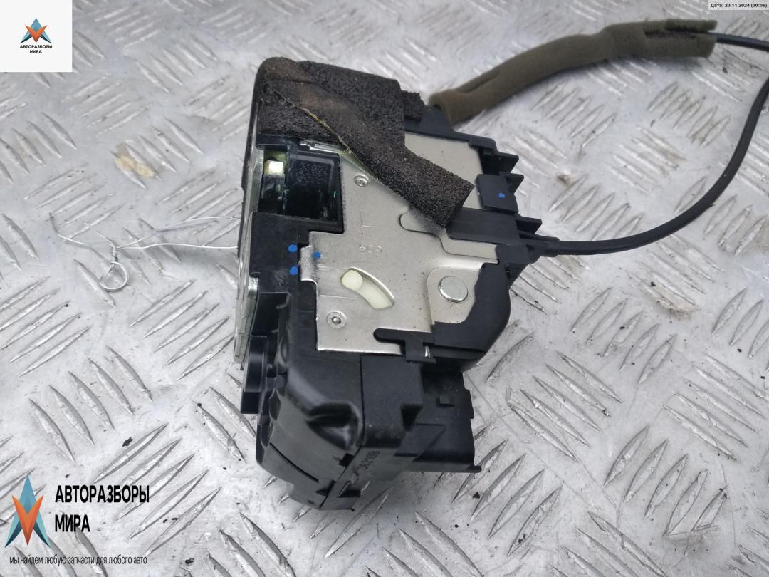 замок двери передней левой Nissan Micra 4 поколение (K13) 2011, 1.2 л., бензин, АКПП, серый, хетчбэк 5 дв. - фото №1