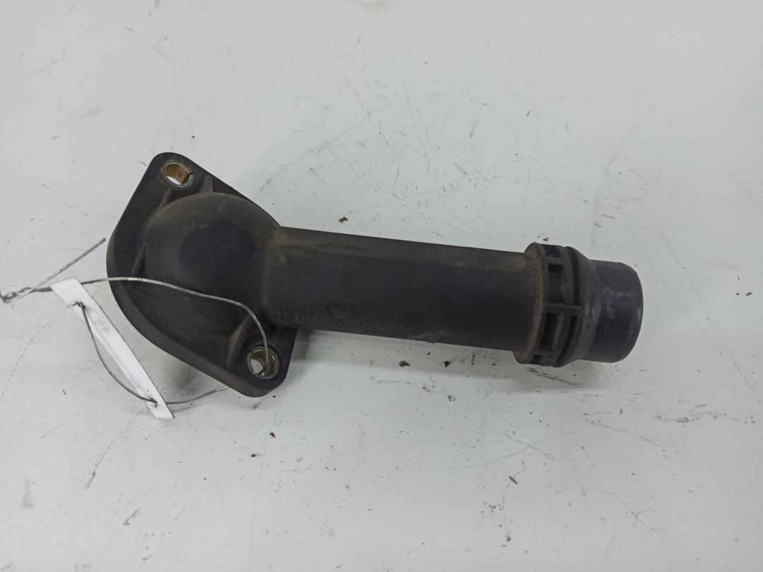 корпус термостата Audi A4 B5 1998, 1.6 л., бензин, МКПП, синий, седан, 06B121121