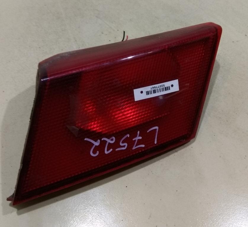 фонарь крышки багажника левый Mitsubishi Lancer 8 поколение 1997, 1.3 л., бензин, МКПП, зелёный, седан - фото №1