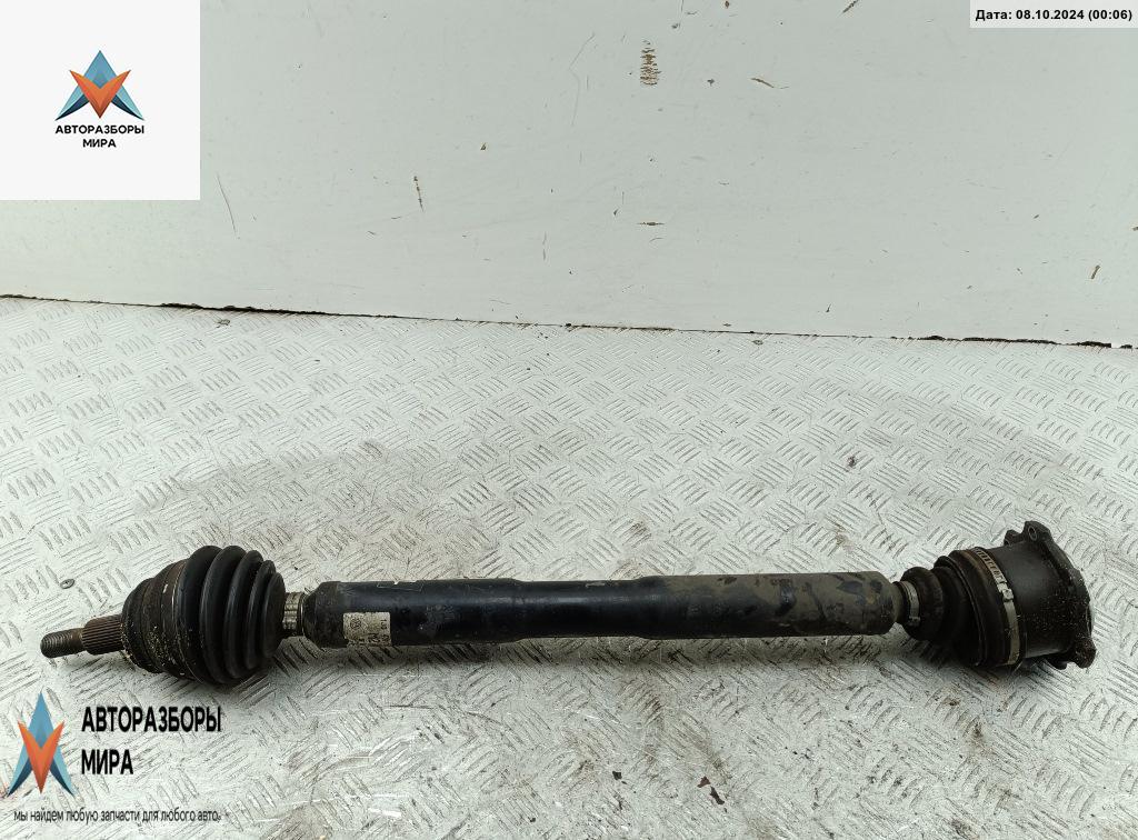 полуось передняя правая (приводной вал, ШРУС) Volkswagen Golf 4 поколение 1998, 1.6 л., бензин, АКПП, серый, хетчбэк 3 дв. - фото №1