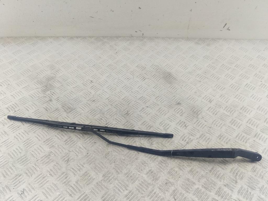 Щеткодержатель (поводок стеклоочистителя) передний Hyundai Sonata 1995, 3.0 л., бензин, АКПП, красный, седан