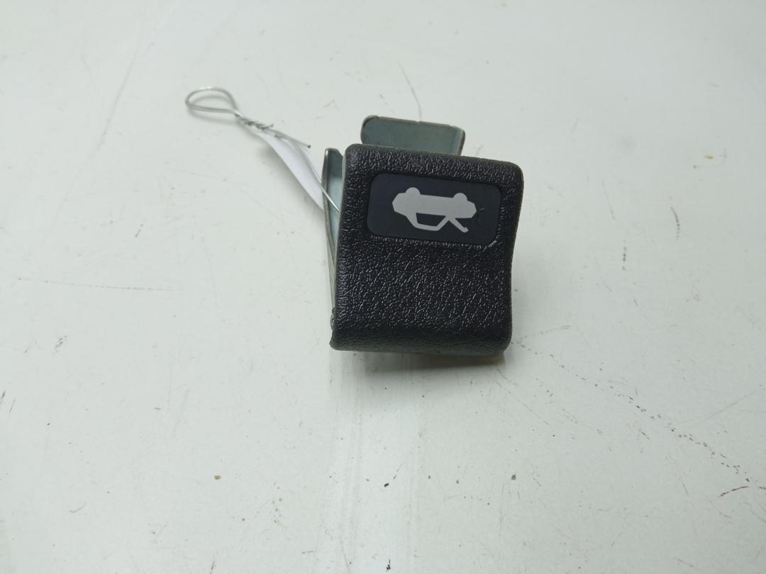 ручка открывания капота Subaru Forester 2000, 2.0 л., бензин, АКПП, красный, внедорожник 5 дв.