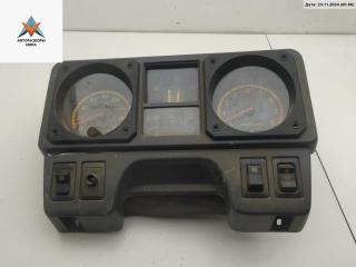 приборная панель Mitsubishi Pajero/Montero I 1987, 2.6 л., бензин, МКПП, красный, внедорожник 5 дв.