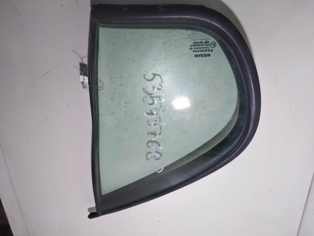 форточка задняя правая Nissan Primera P11 2000, 1.8 л., бензин, МКПП, чёрный, хетчбэк 5 дв.