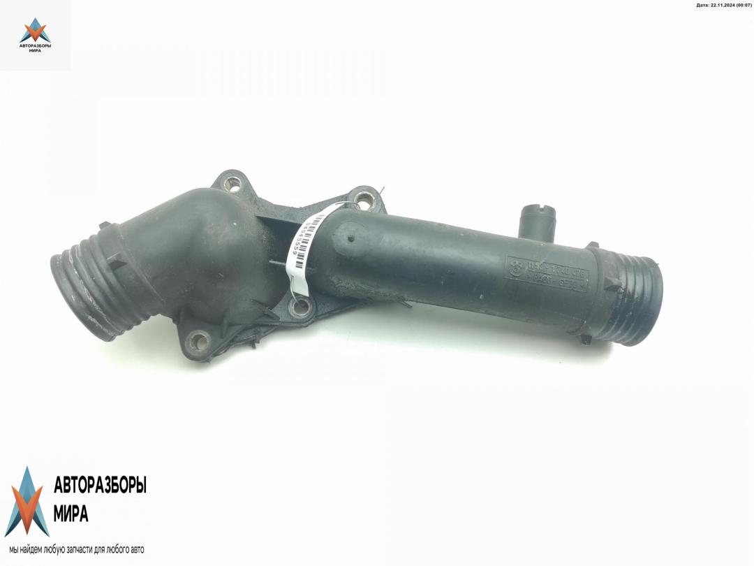 корпус термостата BMW 5 серия E39 1997, 2.8 л., бензин, АКПП, зелёный, универсал, 1740478 - фото №1