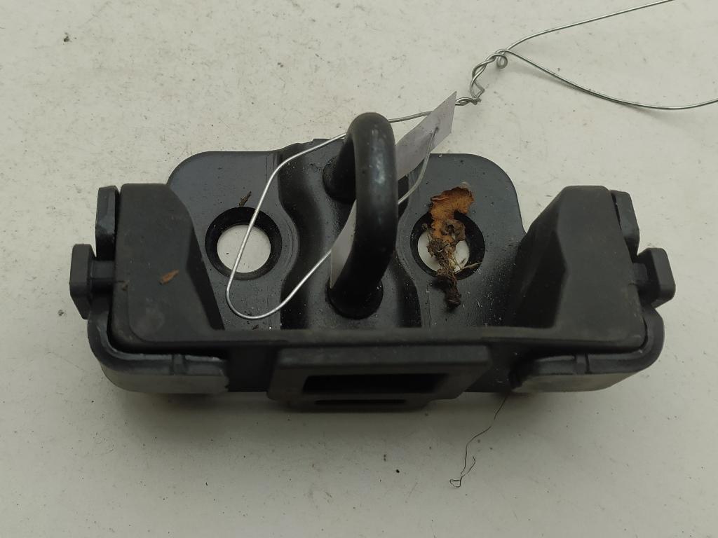 ответная часть (скоба) замка двери Nissan Qashqai 2 поколение 2014, 1.2 л., бензин, АКПП, серый, внедорожник 5 дв. - фото №1