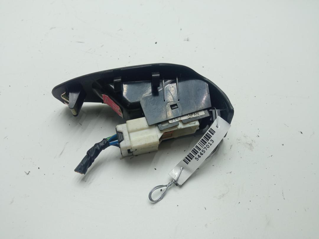 кнопка стеклоподъемника заднего правого Subaru Legacy 3 поколение 2001, 2.0 л., бензин, МКПП, чёрный, универсал, 94266AE080 - фото №1