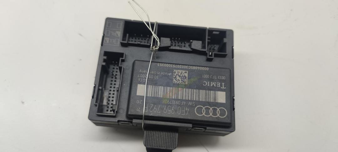модуль управления двери Audi A6 4F/C6 2007, 2.7 л., дизель, МКПП, чёрный, универсал, 4F0959792F - фото №1