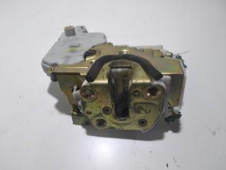 замок двери передней правой Nissan Primera P11 1998, 2.0 л., бензин, МКПП, красный, седан