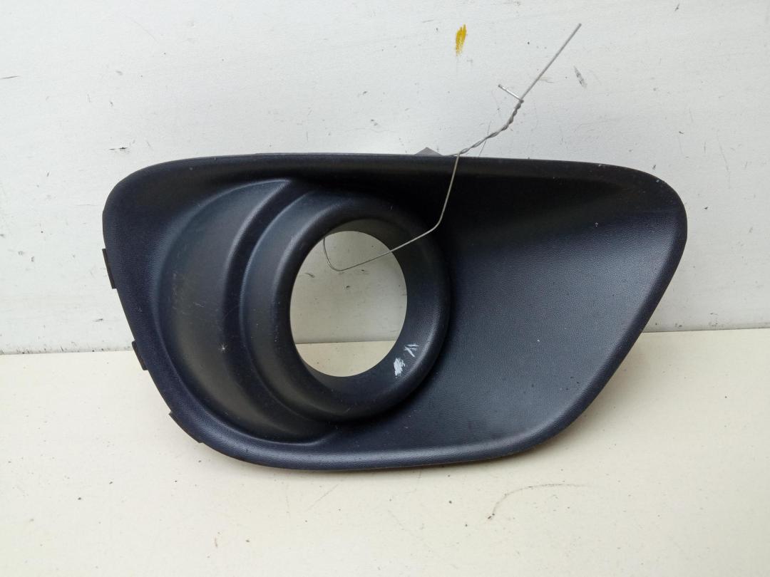 рамка фары противотуманной правой Jeep Compass 2012, 2.2 л., дизель, МКПП, белый, внедорожник 5 дв.