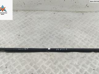 Молдинг стекла двери задней правой наружный Volkswagen Passat B4 1995, 2.0 л., бензин, МКПП, красный, универсал