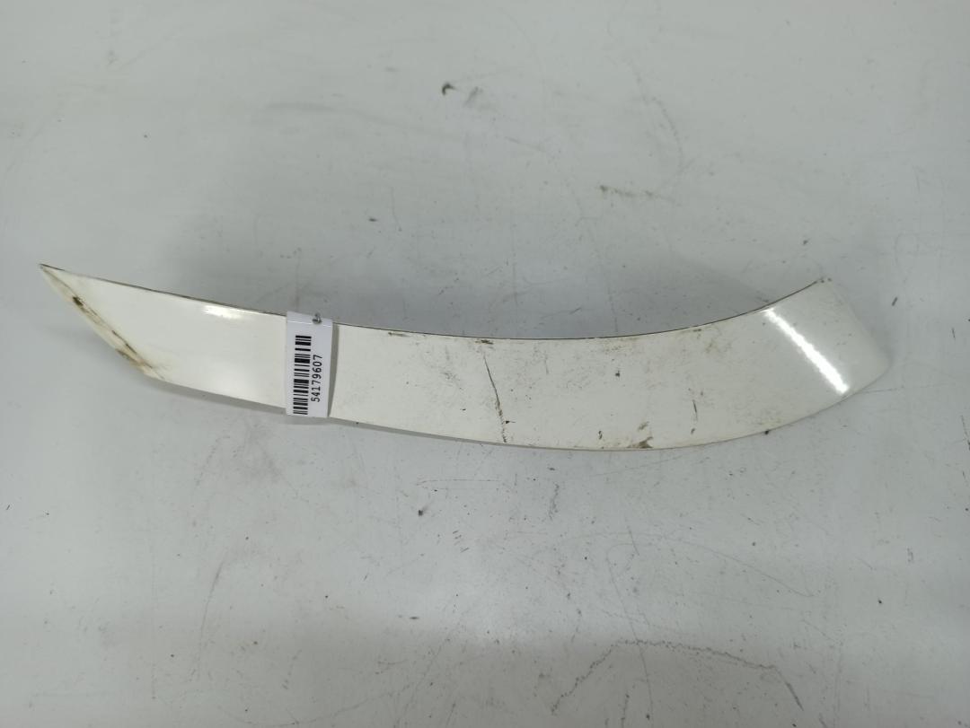 молдинг (накладка кузовная) Audi A6 4A/C4 1994, 2.0 л., бензин, МКПП, белый, седан, 4A5853215 - фото №1