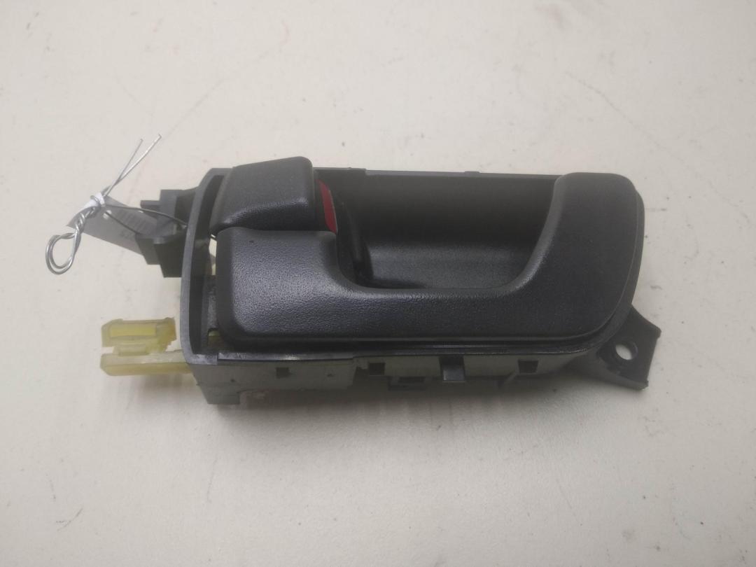ручка внутренняя передняя левая Mitsubishi Space Runner 2000, 2.4 л., бензин, МКПП, чёрный, минивэн