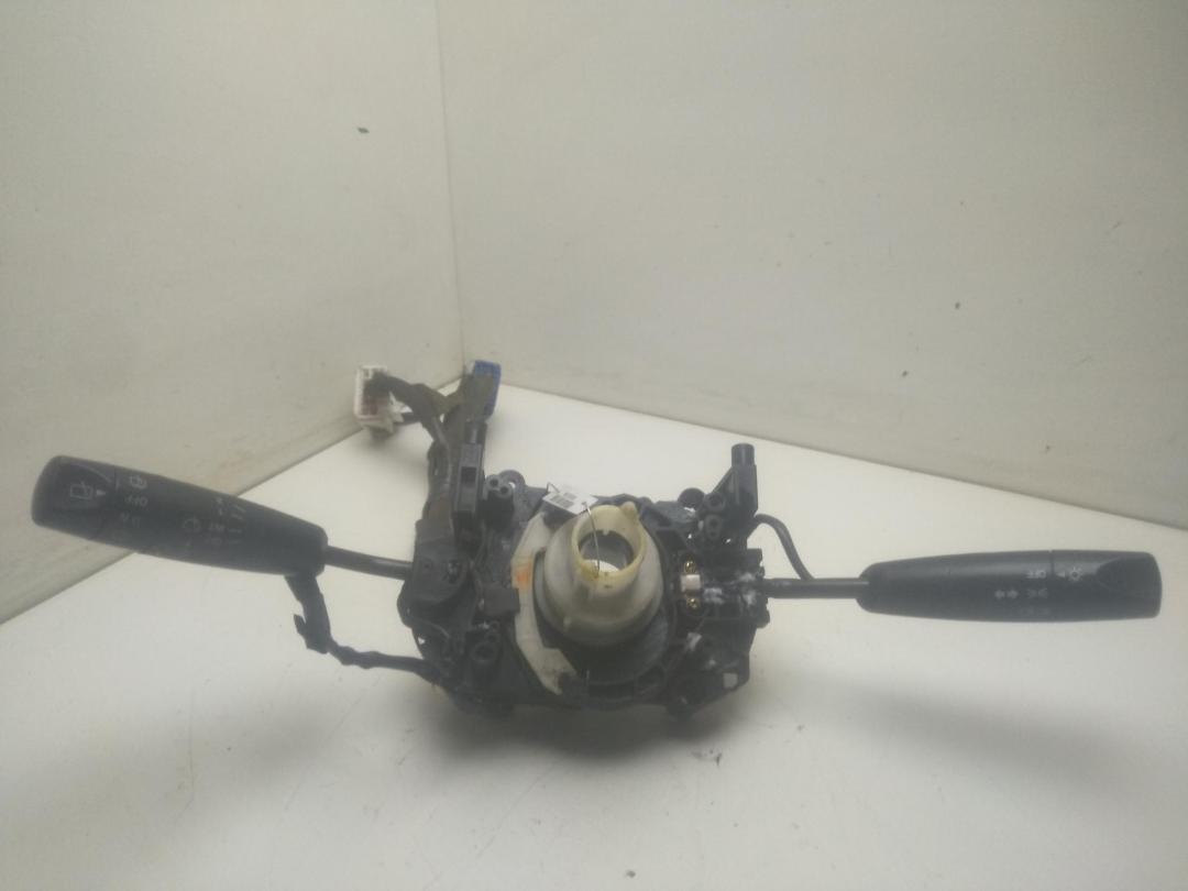 переключатель подрулевой Mazda 323 BA 1994, 1.5 л., бензин, МКПП, зелёный, хетчбэк 5 дв., 175018