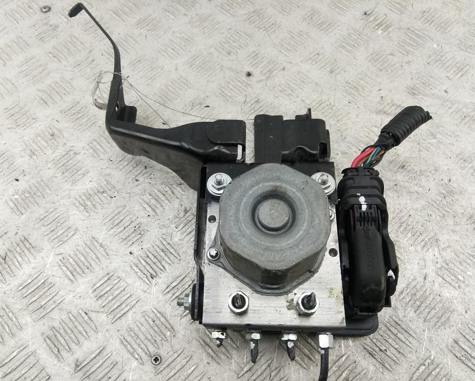 блок ABS Nissan Micra K14 ) 2017, 1.5 л., дизель, МКПП, синий, хетчбэк 5 дв.