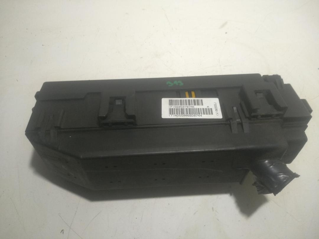 блок предохранителей Jeep Grand Cherokee 2006, 3.0 л., дизель, АКПП, чёрный, внедорожник 5 дв.