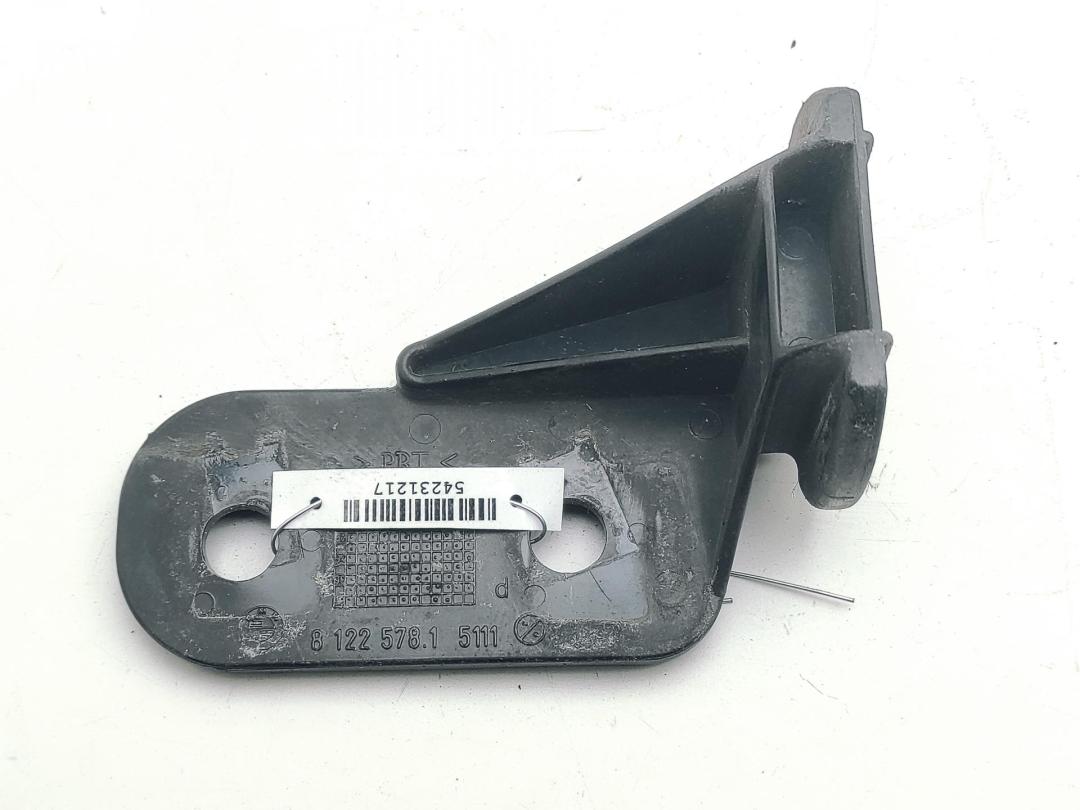 кронштейн переднего бампера BMW 3 E36 1999, 1.9 л., бензин, МКПП, красный, хетчбэк 3 дв., 8122578