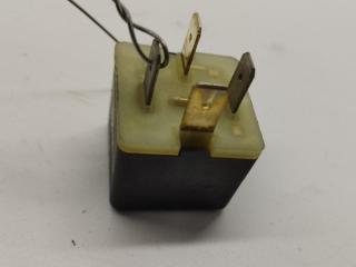 реле (прочие) Audi A4 B5 1995, 1.8 л., бензин, МКПП, белый, седан, 431951253
