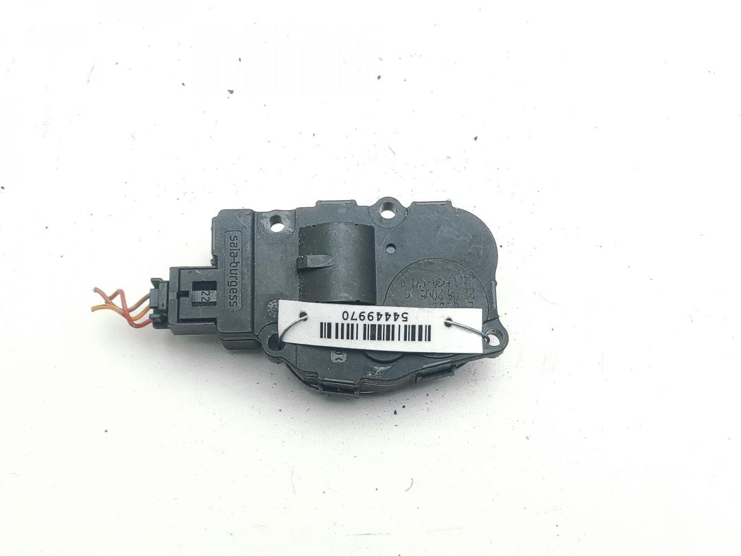 моторчик заслонки печки BMW 3 E90/E91/E92/E93 2005, 2.0 л., дизель, МКПП, чёрный, универсал - фото №1
