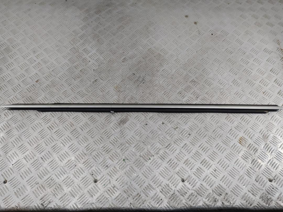 Молдинг стекла двери наружный Audi A4 B6 2005, 2.5 л., дизель, АКПП, чёрный, кабриолет