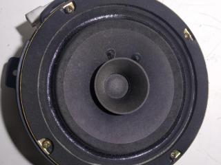 динамик двери Hyundai Santa Fe 1 поколение (SM) 2002, 2.7 л., бензин, АКПП, чёрный, внедорожник 5 дв.