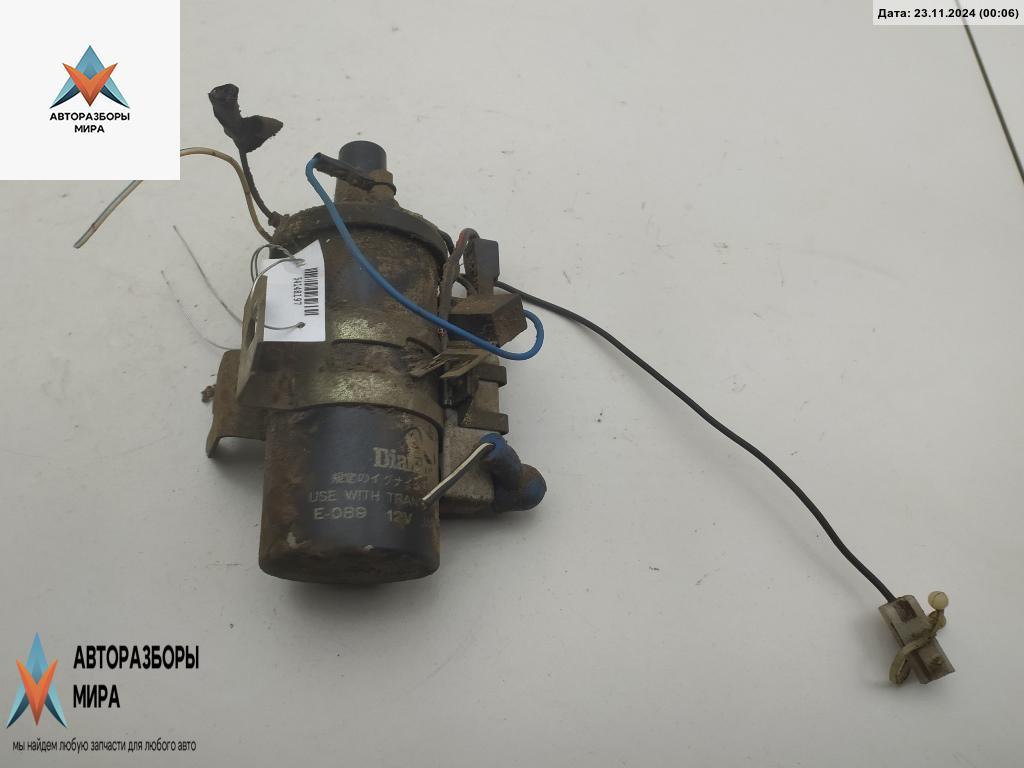 катушка зажигания Mitsubishi Pajero/Montero I 1987, 2.6 л., бензин, МКПП, красный, внедорожник 5 дв., E089461G7 - фото №1