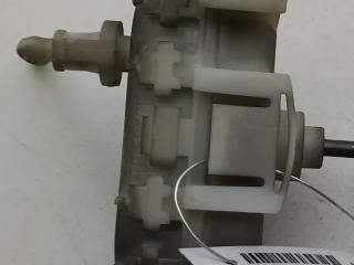 замок лючка топливного бака Audi A4 B5 1996, 1.6 л., бензин, МКПП, зелёный, седан