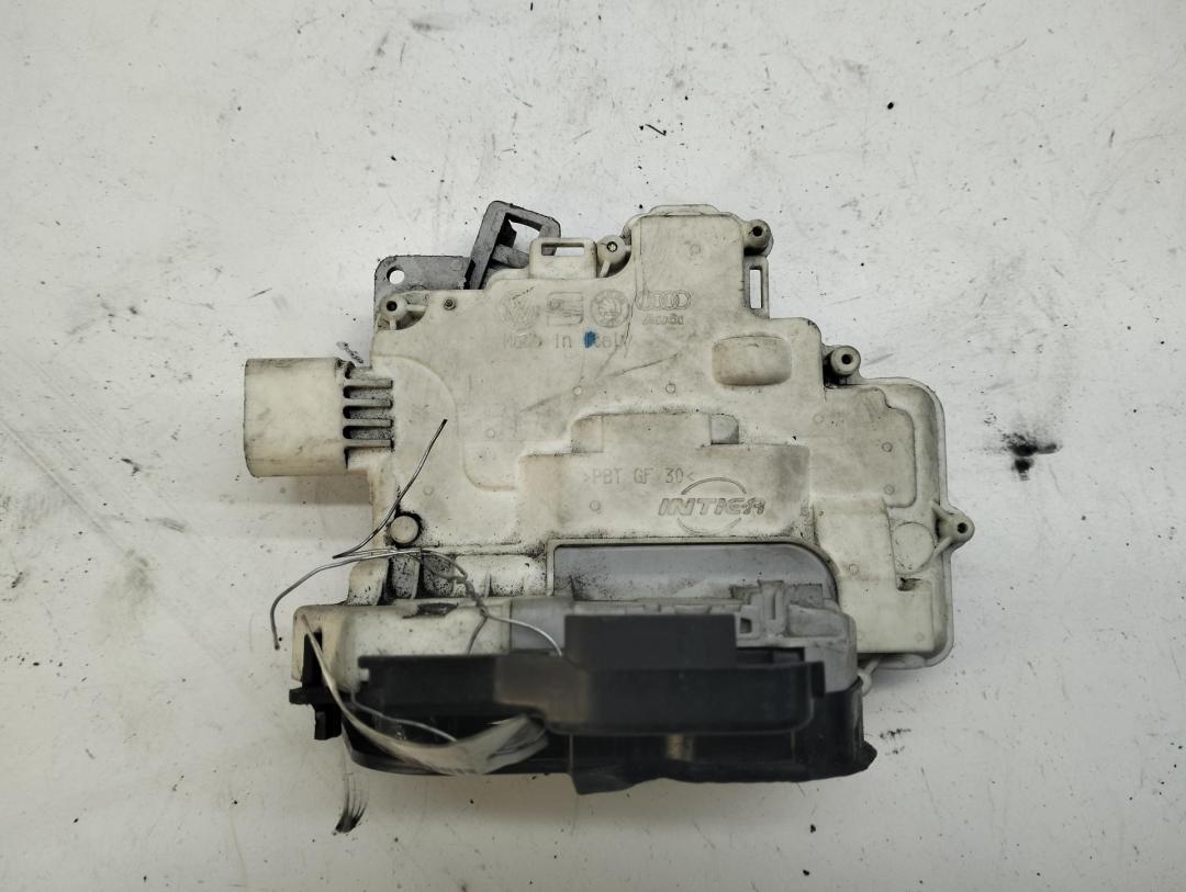 замок двери задней левой Audi A4 B7 2005, 2.5 л., дизель, АКПП, серый, универсал, 8E0839015AA