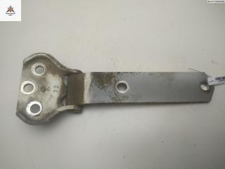 петля крышки багажника Nissan Terrano R20 [2-й рестайлинг] 2003, белый, внедорожник 5 дв.