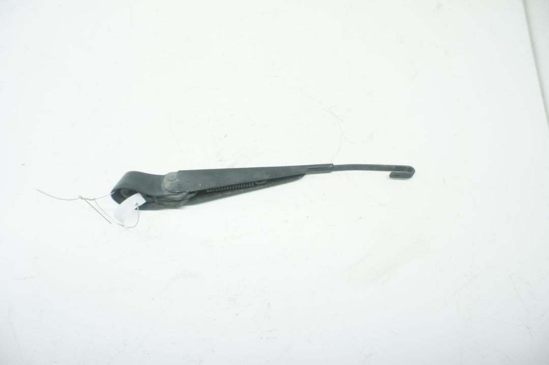 Щеткодержатель (поводок стеклоочистителя) задний Ford Fiesta 2006, 1.3 л., бензин, МКПП, красный, хетчбэк 5 дв., 2S6117406V