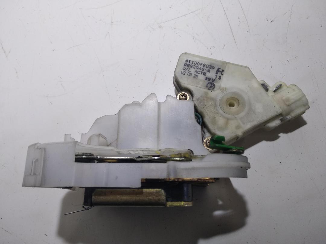 замок двери передней правой Subaru Impreza 2002, 2.0 л., бензин, МКПП, синий, седан