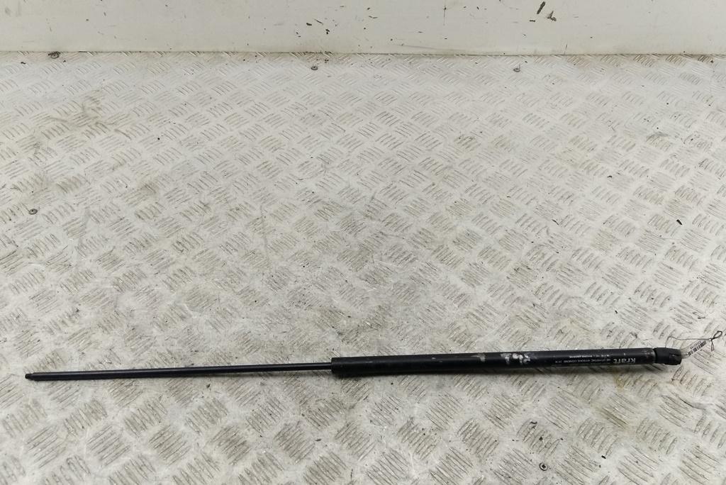 амортизатор капота Volkswagen Passat B5 1999, седан, 3B0823359B