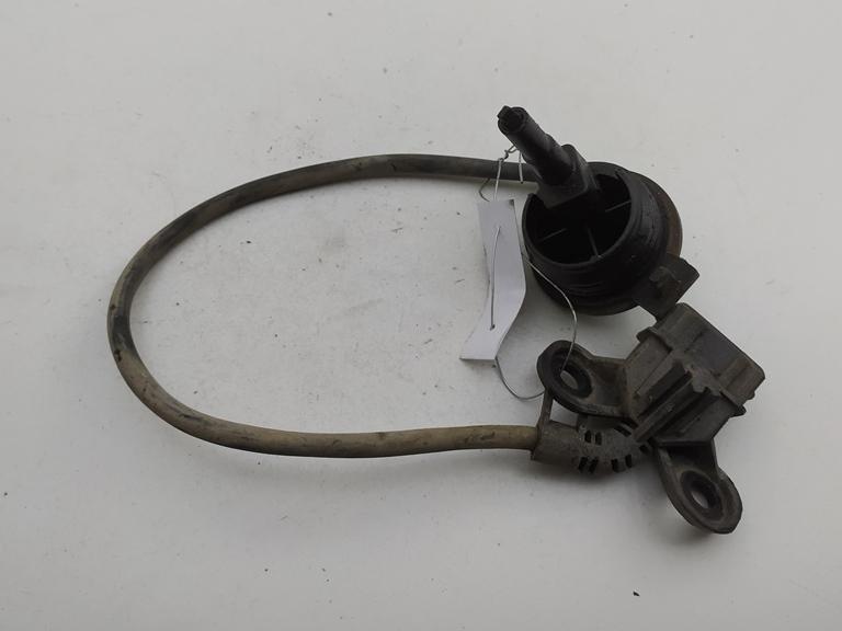 Датчик включения заднего хода (лягушка) Volkswagen Passat B5 1998, 1.6 л., бензин, МКПП, зелёный, универсал - фото №1