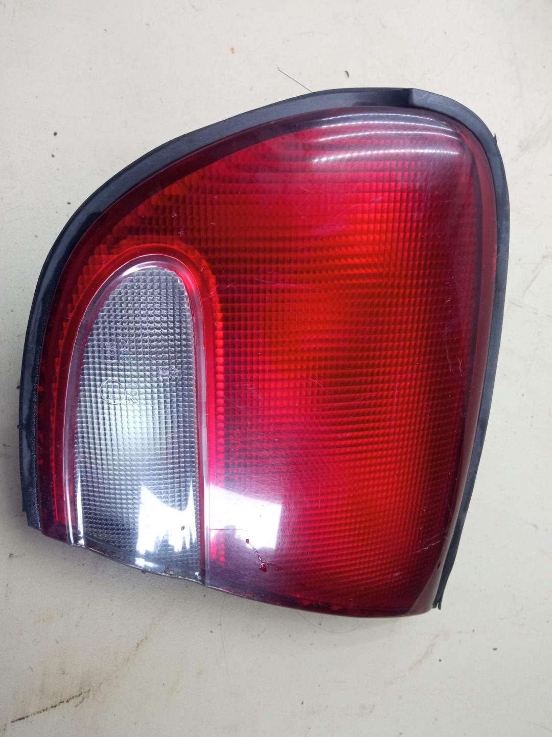 фонарь крышки багажника правый Mazda Xedos 6 1993, 2.0 л., бензин, МКПП, серый, седан, 0431413R