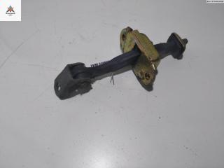 ограничитель открывания двери Nissan Primera P11 1997, седан